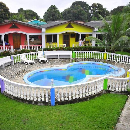Rainbow Village La Ceiba Esterno foto