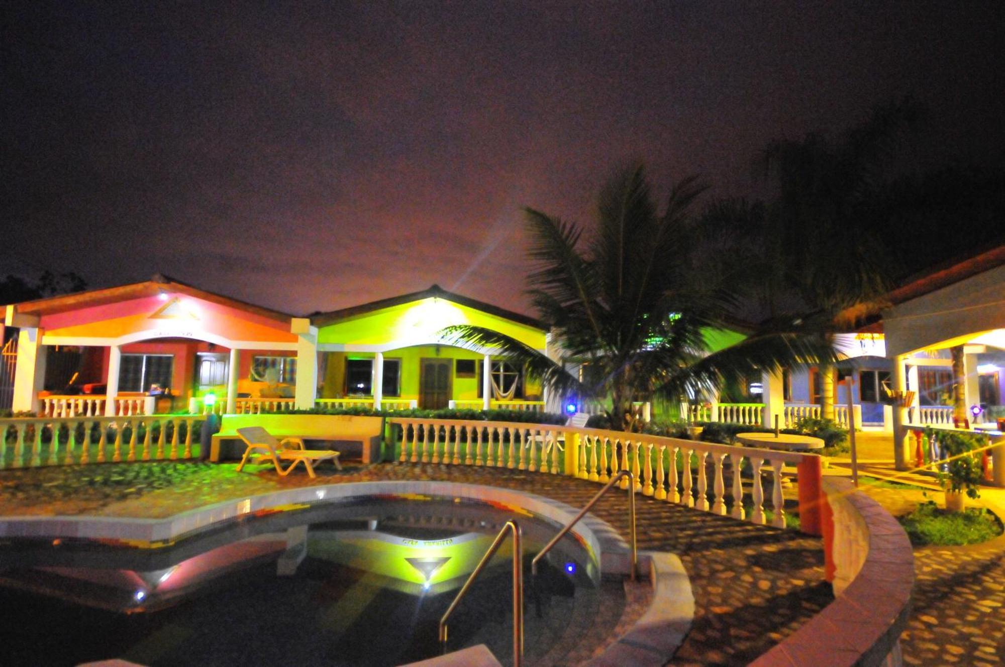 Rainbow Village La Ceiba Esterno foto