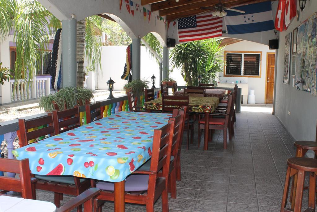 Rainbow Village La Ceiba Esterno foto