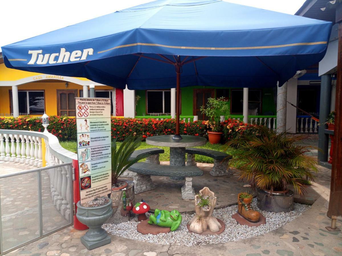 Rainbow Village La Ceiba Esterno foto